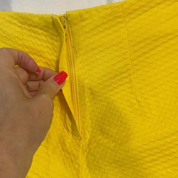 Lilly Pulitzer Liza Short in Sunglow Yellow NWT Size 00 - Picture 4 of 9